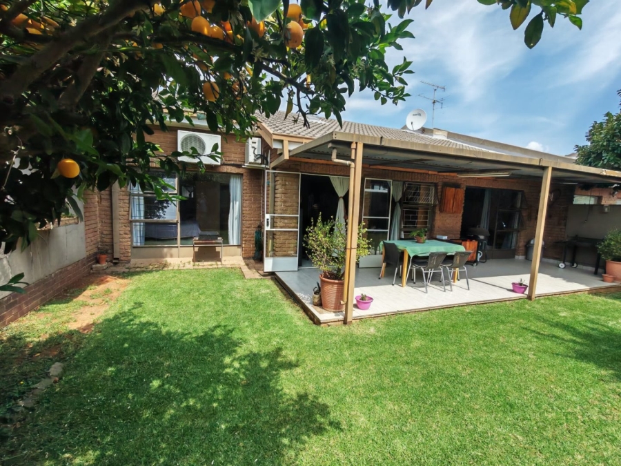2 Bedroom Property for Sale in Langenhovenpark Free State